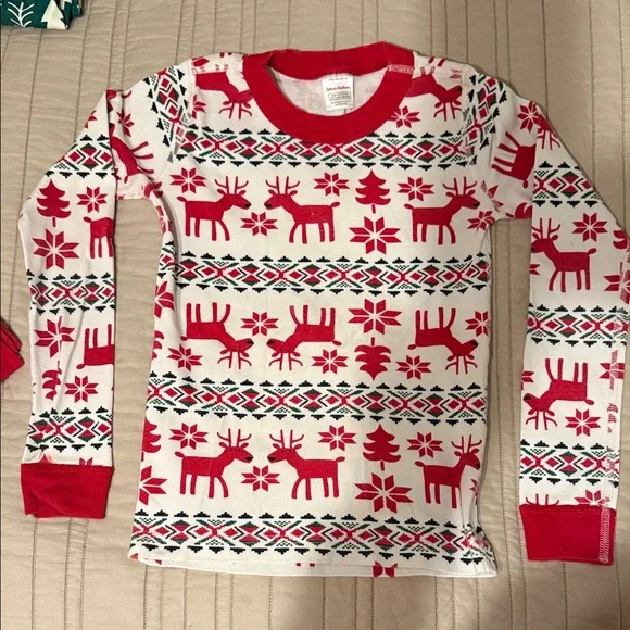 Hanna Andersson Red and White Reindeer Pajama Set - Picture 2 of 3